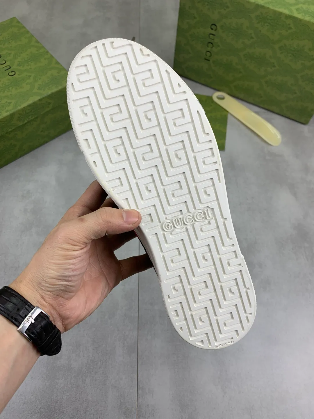 Men's men's shoes P400💰【New style】🆘 The latest model from Gucci's official website🎁Classic casual and fashionable men's shoes👟Hot style💥The style is simple and elegant, exclusive for trendy men. Unique official website's latest brand elements👑Gucci original decoration, fashionable and generous, the fabric is made of original soft calfskin➕Comfortable soft sheepskin lining ✅The official website specifies wear-resistant rubber outsole_full of elasticity, classic model taken in real life🎬Color: 2️⃣colors available😍Number: 38-44